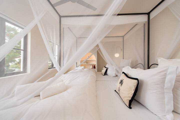 Room 27 of 194