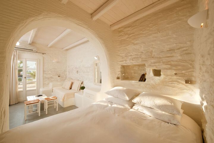 Room 4 of 142