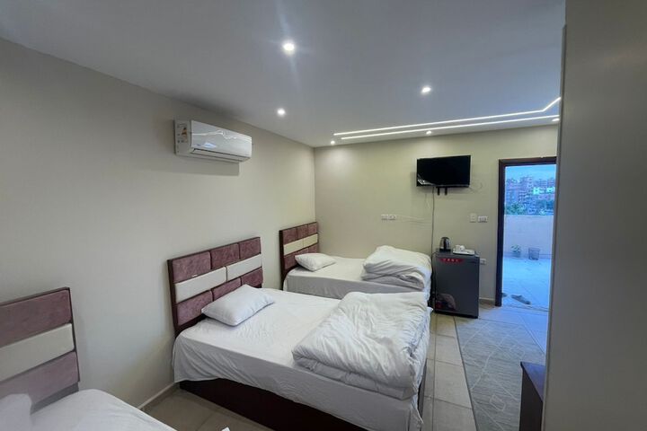 Room 8 of 22