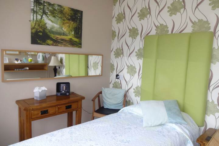 Room 2 of 24