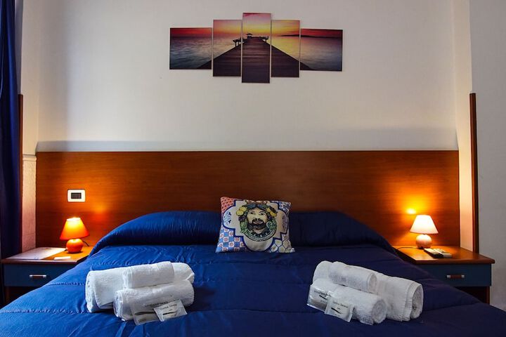 Room 26 of 120