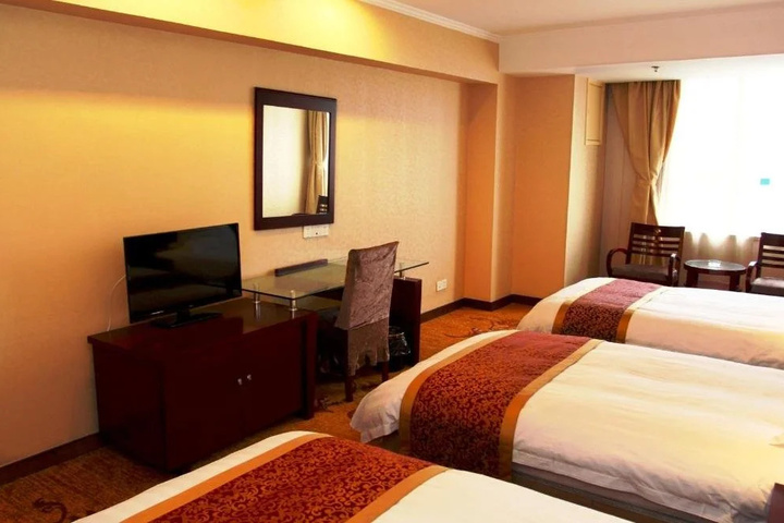 Room 3 of 16