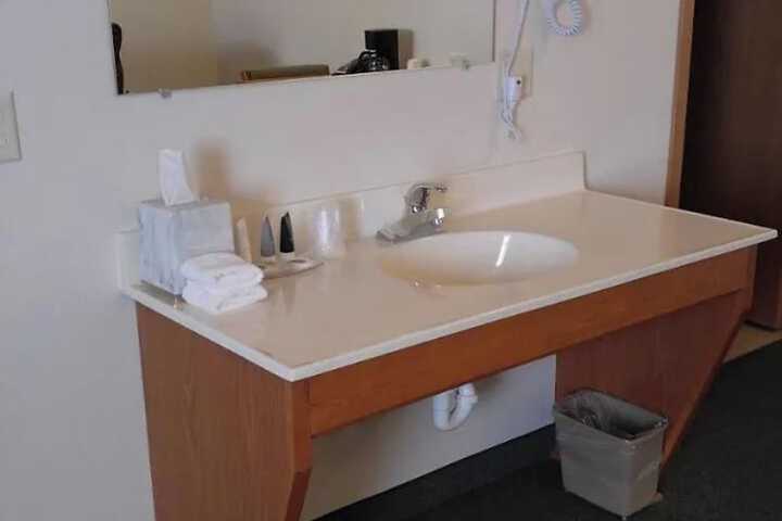 Room 10 of 10