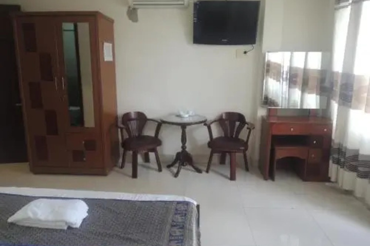 Room 3 of 11