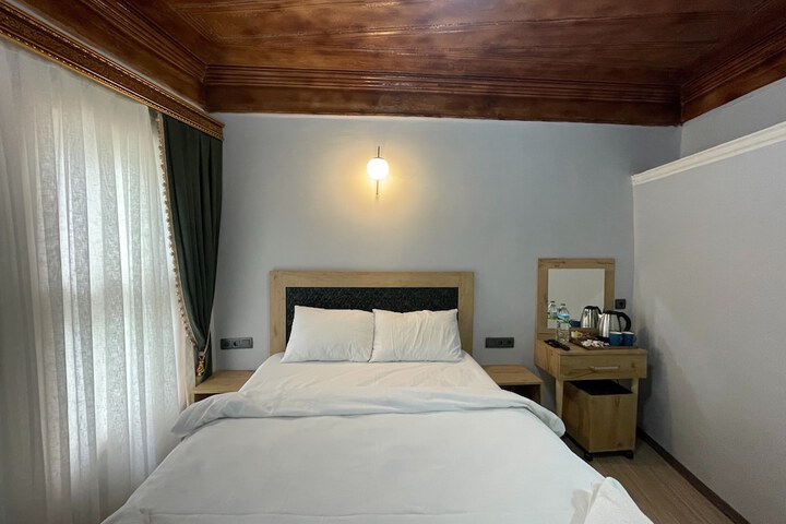 Room 45 of 100