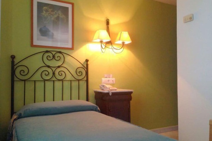 Room 2 of 5