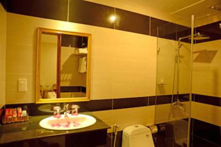 Room 16 of 27