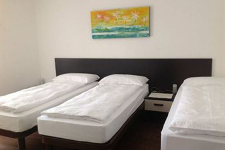 Room 17 of 31