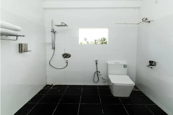 Room 6 of 14