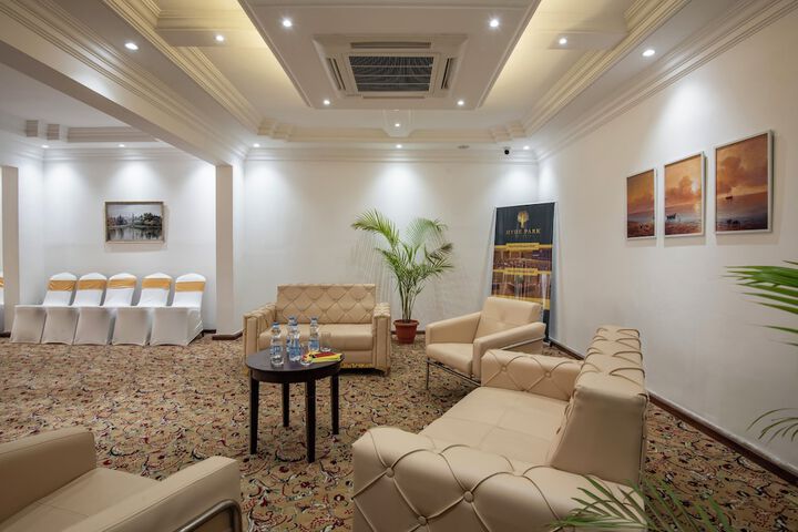 Business Center 65 of 70