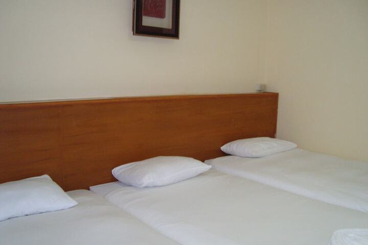Room 6 of 86