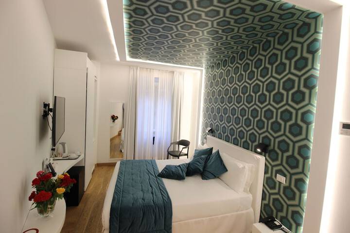 Room 27 of 238