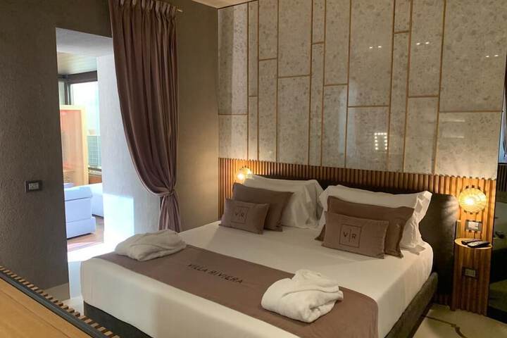 Room 12 of 66