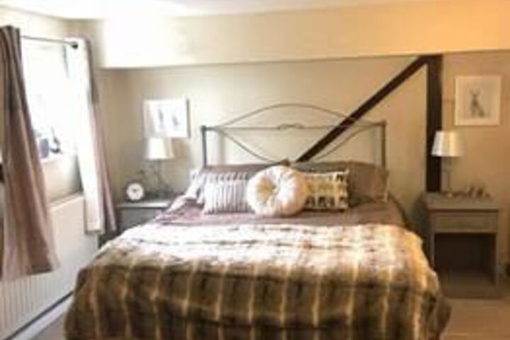 Room 11 of 37