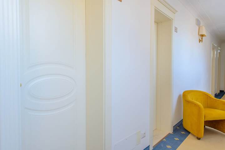 Room 17 of 70