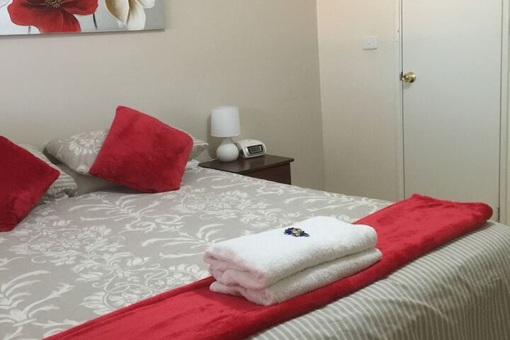 Room 9 of 38