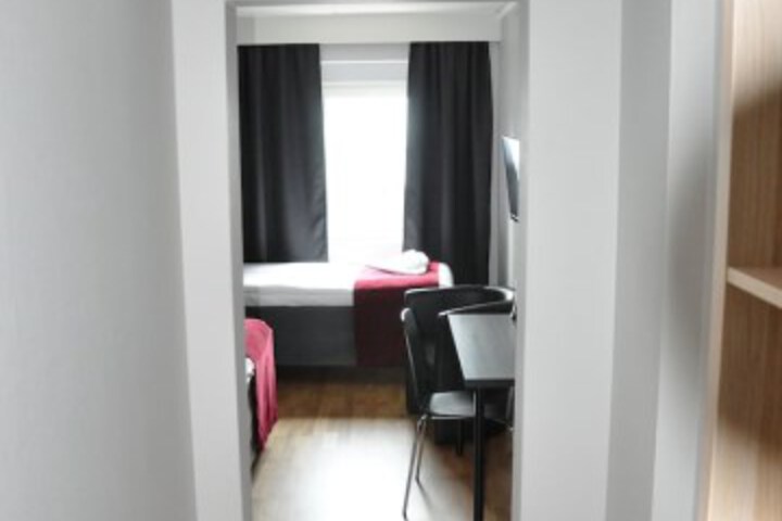 Room 3 of 35