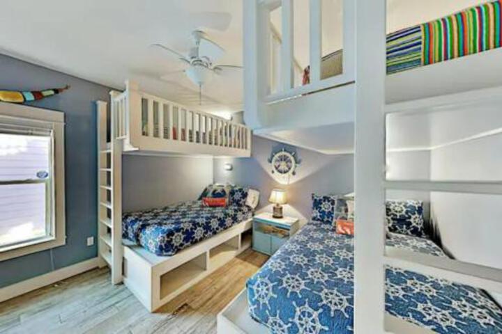 Steps to The Beach Beautiful 4 BDRM 5 Bath Home W Pool &  Hot Tub in Port Aransas, TX