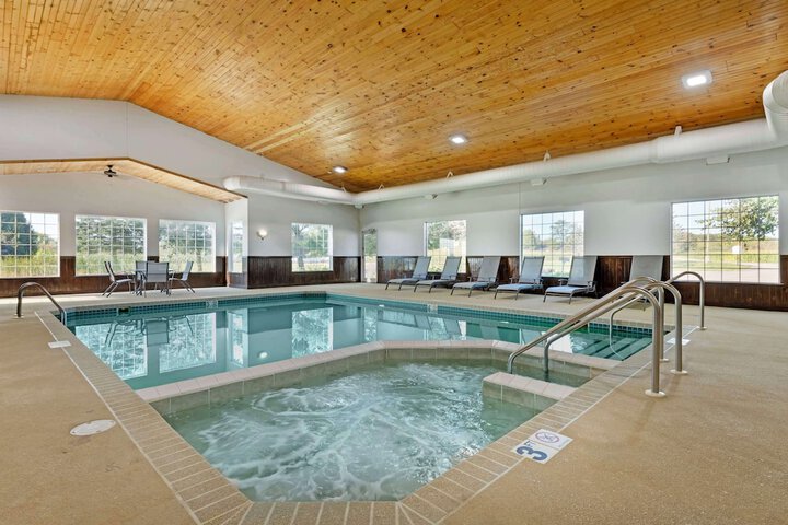 Pool 25 of 36