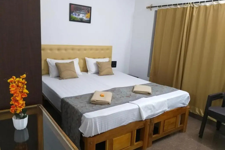 Room 2 of 14
