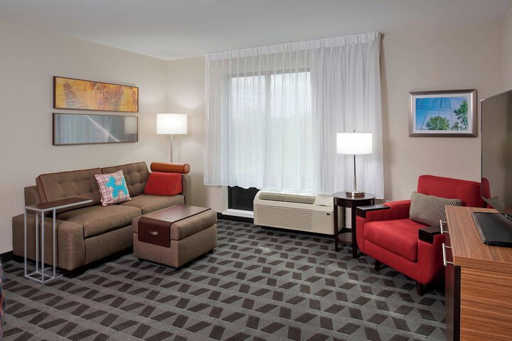 Room 11 of 26