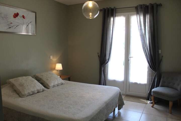 Room 3 of 40