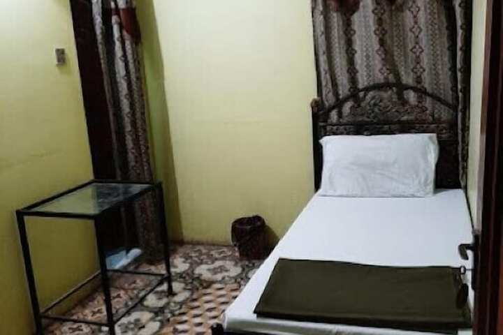 Room 2 of 4