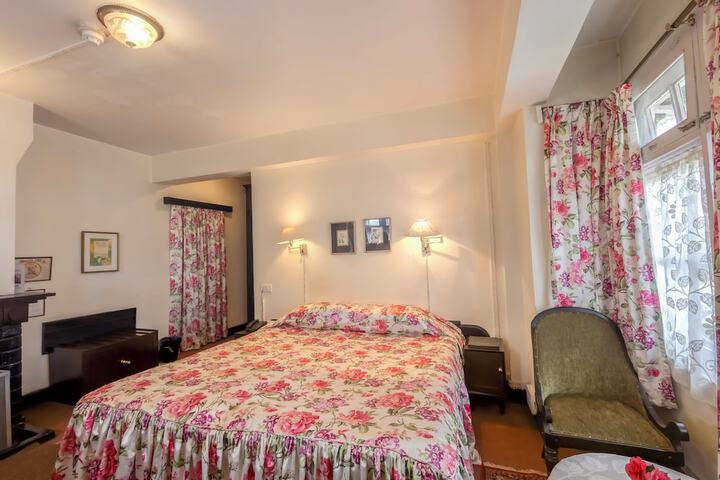 Room 6 of 52