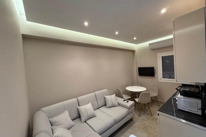 Room 34 of 62