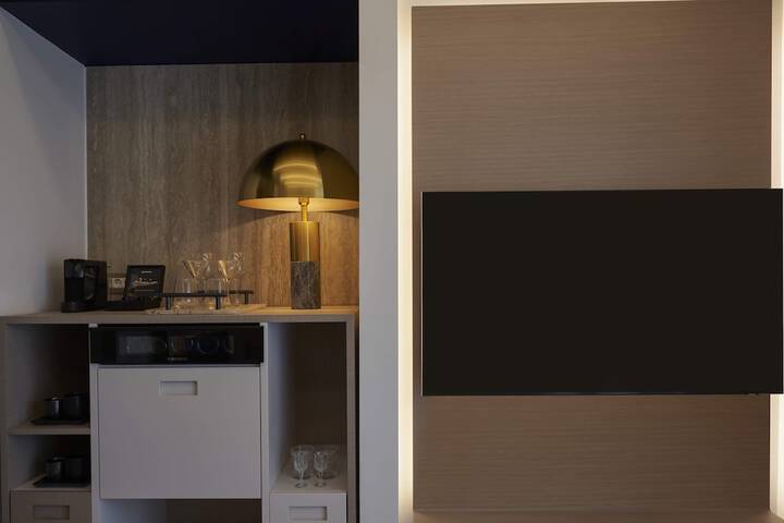 Room 16 of 55