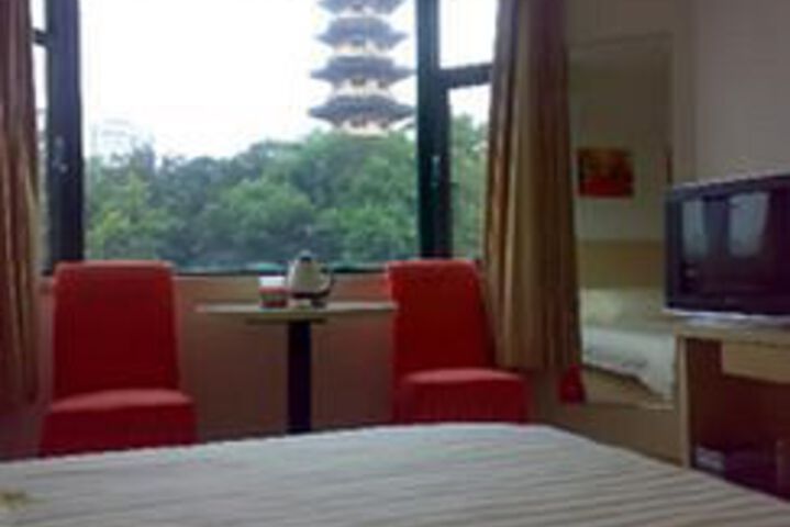 Room 2 of 5