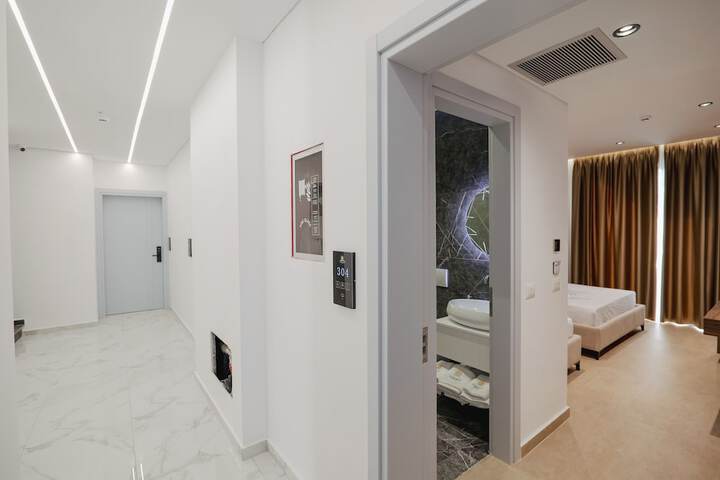 Room 14 of 65