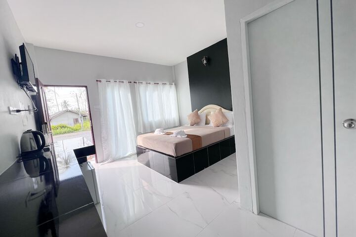 Room 6 of 26