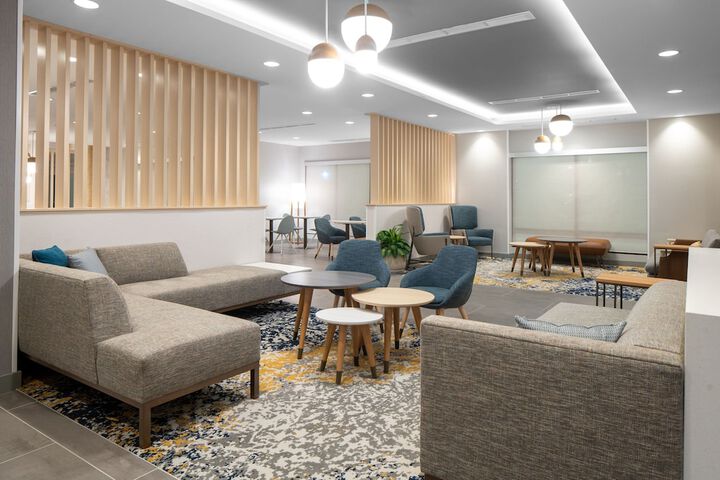 Lobby lounge
