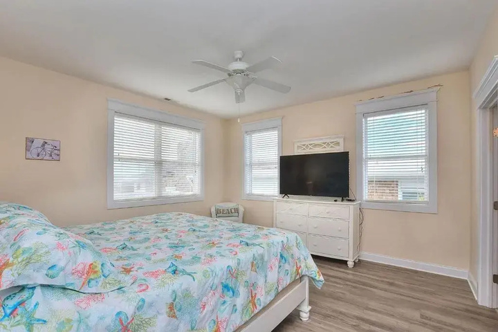 Room 6 of 25