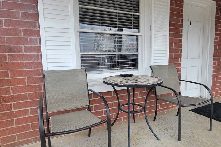 Deluxe Room 1 King Bed (5 of 7)