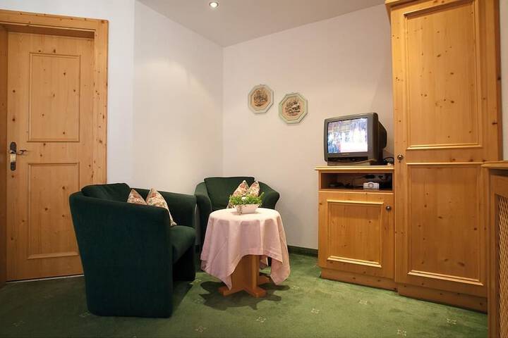 Room 12 of 12