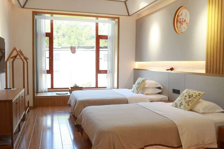 Room 60 of 80
