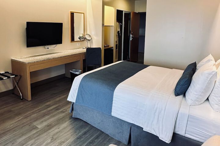 Room 14 of 40