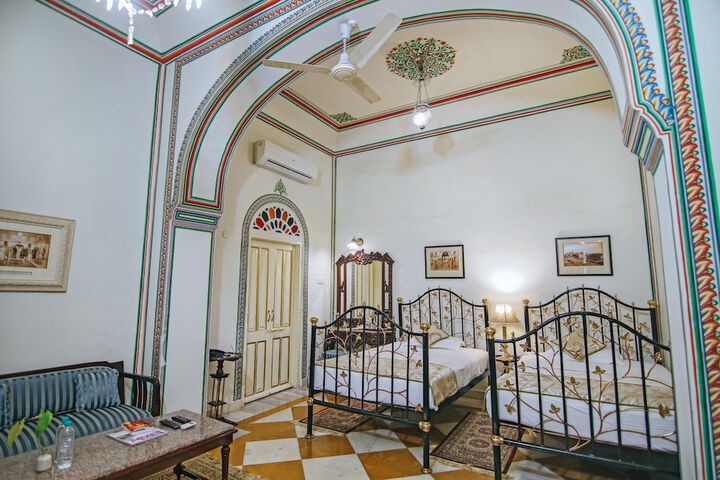 Room 16 of 70