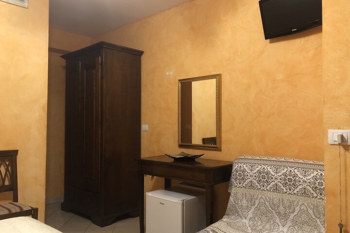 Room 8 of 53