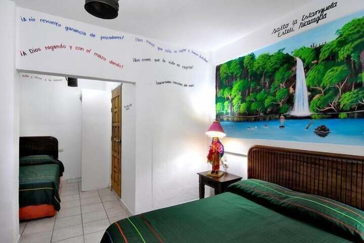 Room 6 of 8