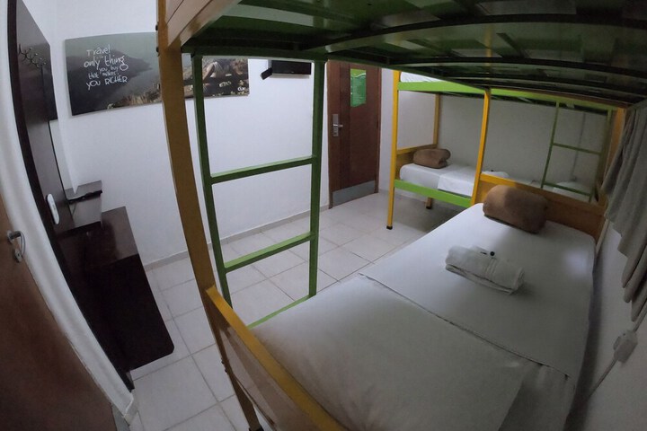 Room 14 of 61