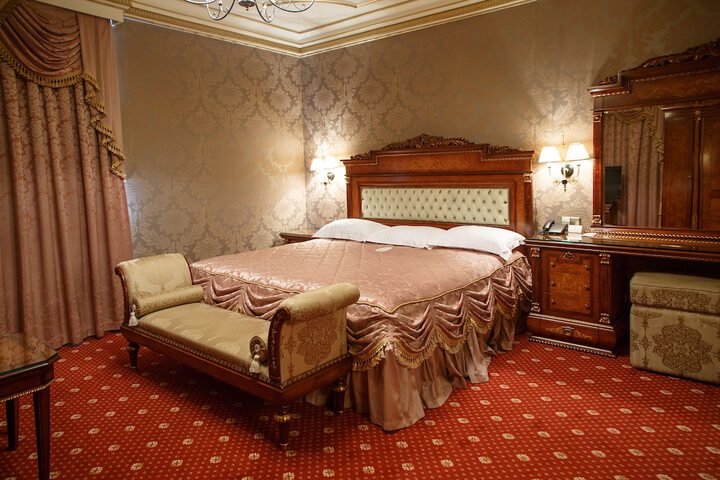 Room 24 of 69