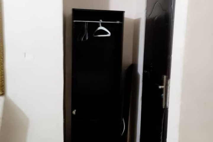 Room 12 of 41