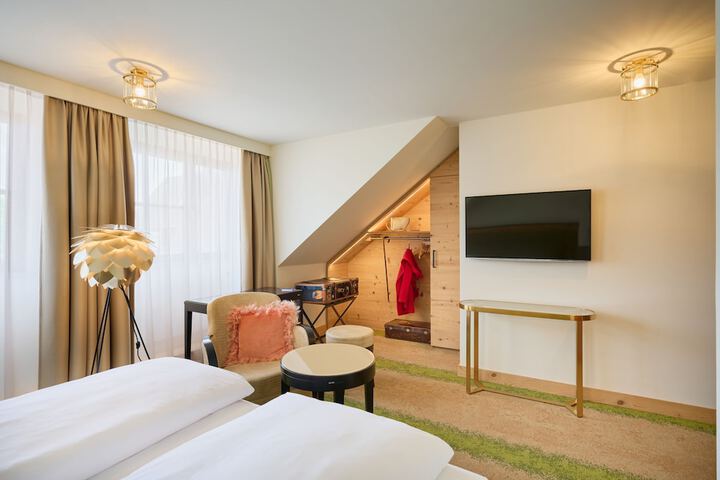 Room 38 of 90
