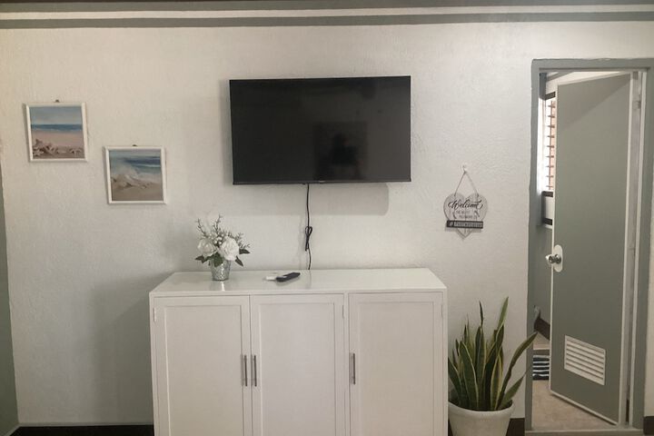 Room 4 of 124