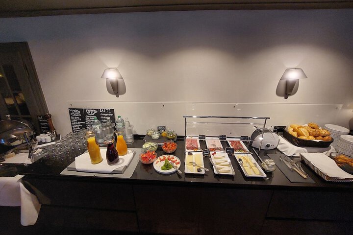 Dining 41 of 54