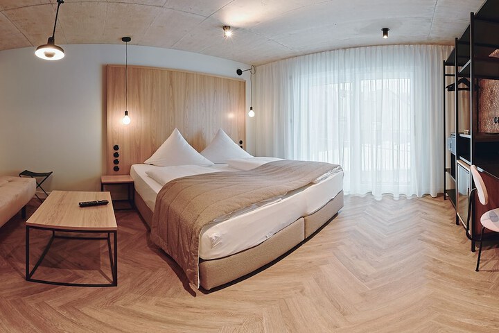 Room 26 of 134