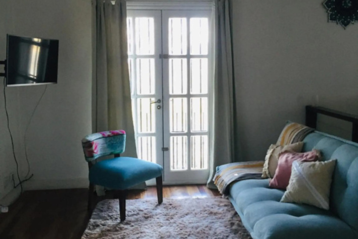 Room 10 of 16